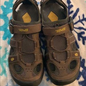 Hiking leather Sandals